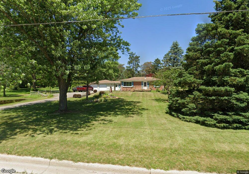 8237 E Richfield Rd, Davison, MI 48423 - photo 1