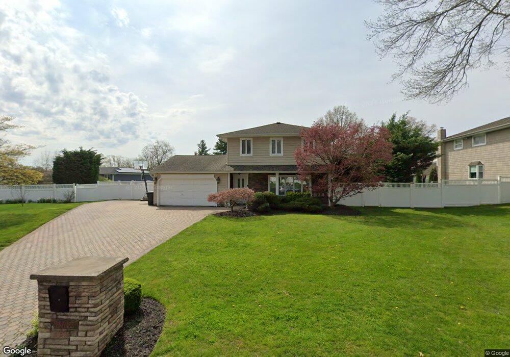 3 Empire Ct, ComMacK, NY 11725 - photo 1