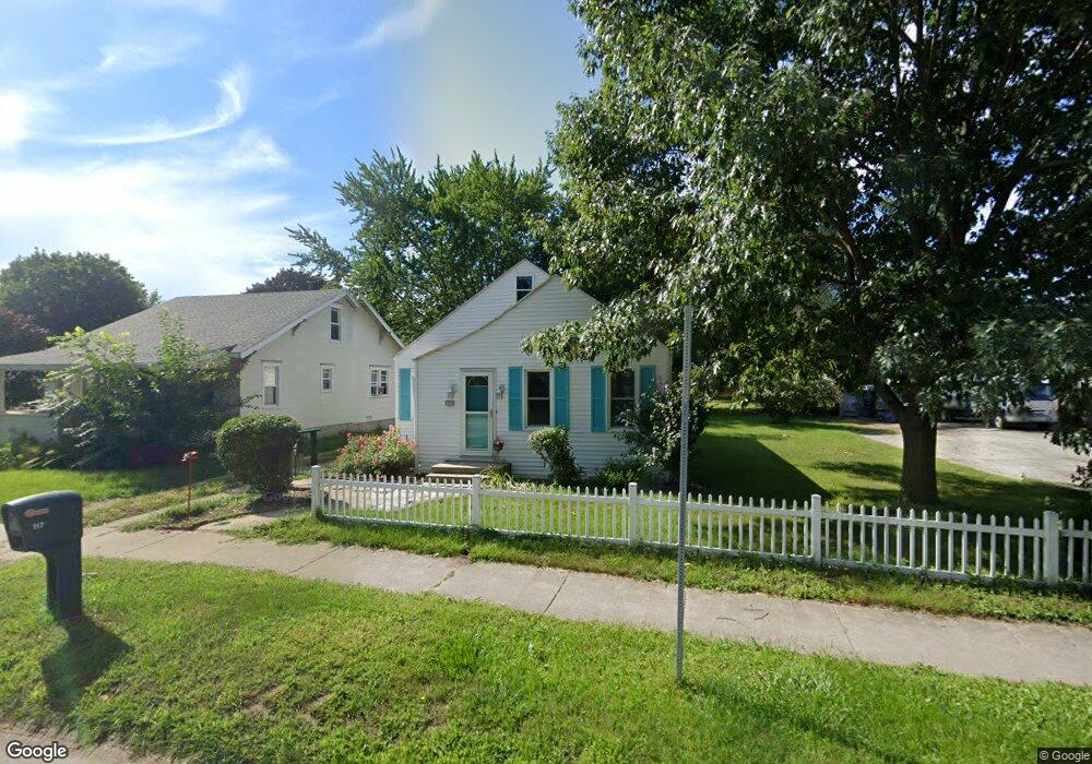 117 E Lusher Ave, Elkhart, IN 46517 - photo 1