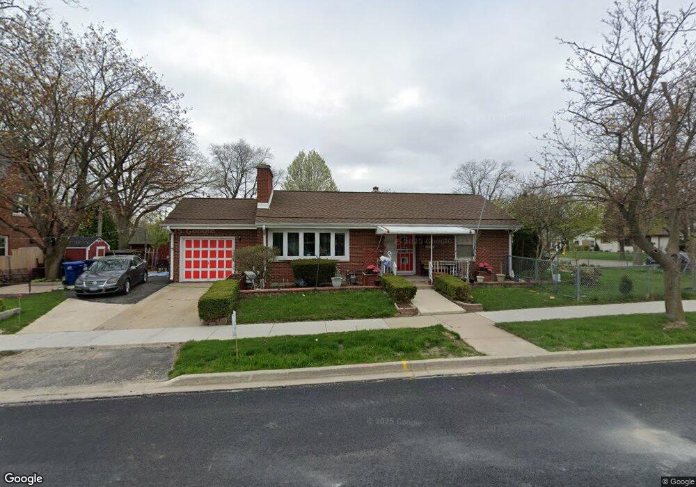 510 N Elmwood Ave, Waukegan, IL 60085 - photo 1