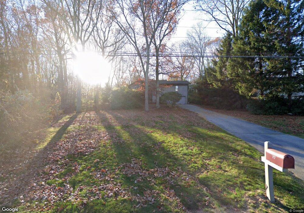 17 Stone Cliff Dr, Niantic, CT 06357 - photo 1