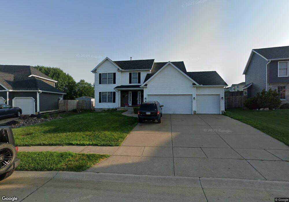 1618 W 51st St, Davenport, IA 52806 - photo 1