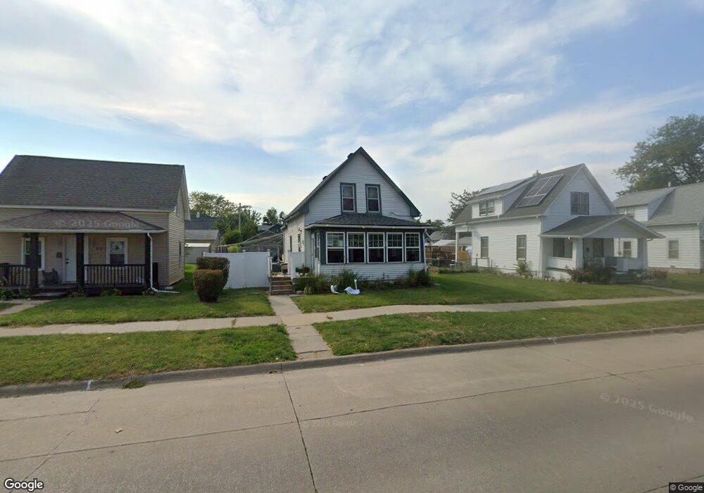 1826 J St SW, Cedar Rapids, IA 52404 - photo 1