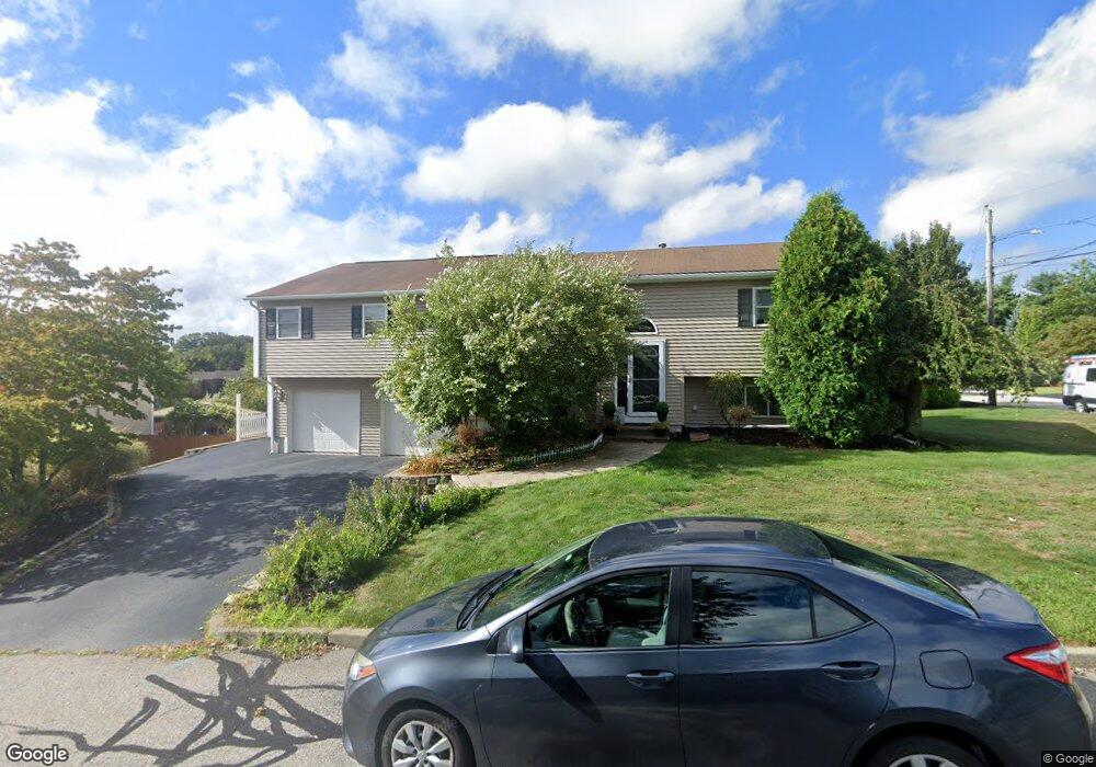 4 Cobblestone Ln, West Warwick, RI 02893 - photo 1