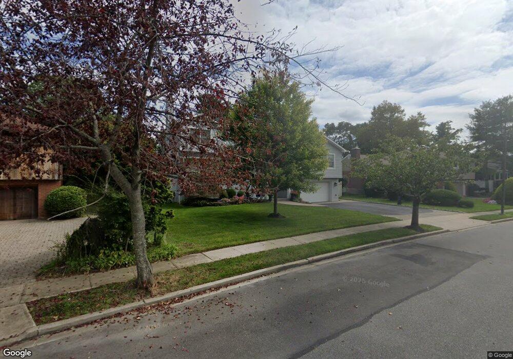 11 Wisteria Place, Syosset, NY 11791 - photo 1