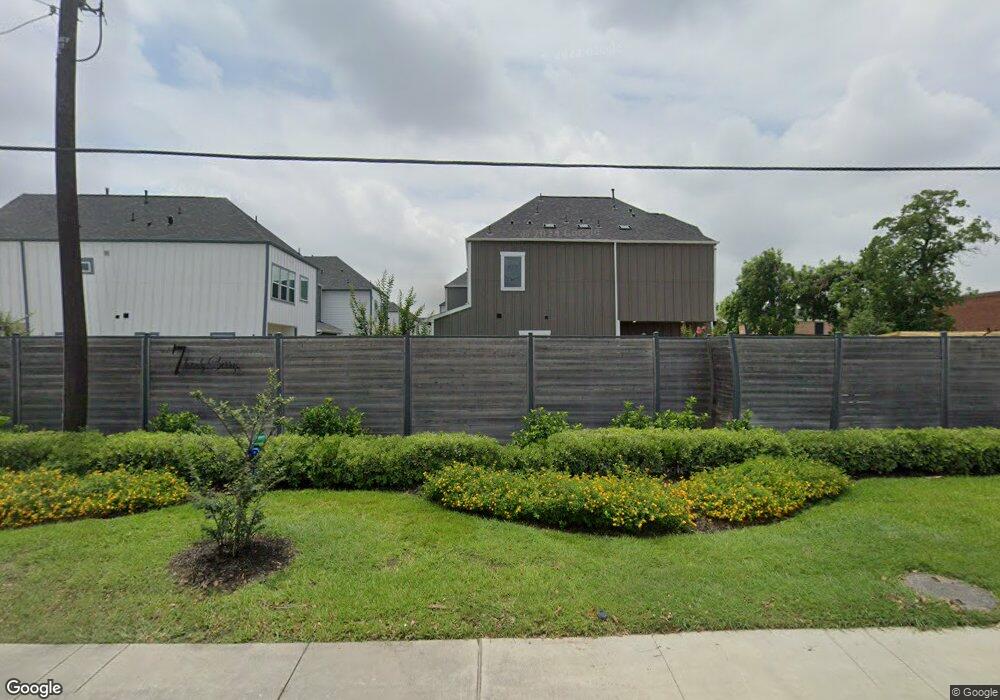 720 Berry Rd, Houston, TX 77022 - photo 1
