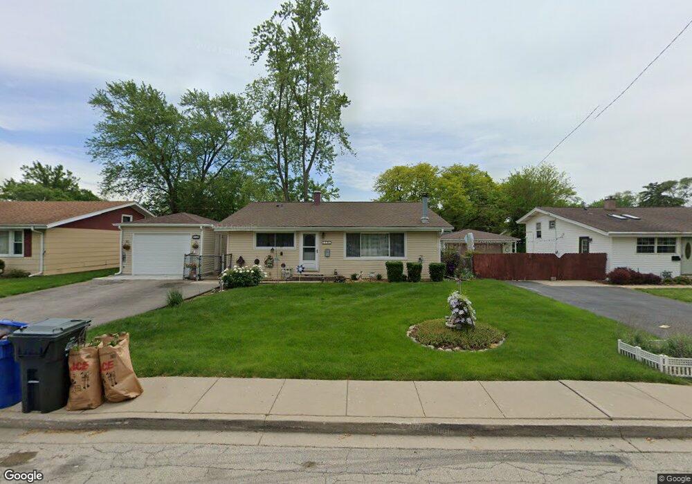 113 Siesta Rd, Carpentersville, IL 60110 - photo 1