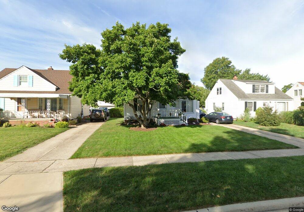 2228 Larchmont Dr, Wickliffe, OH 44092 - photo 1