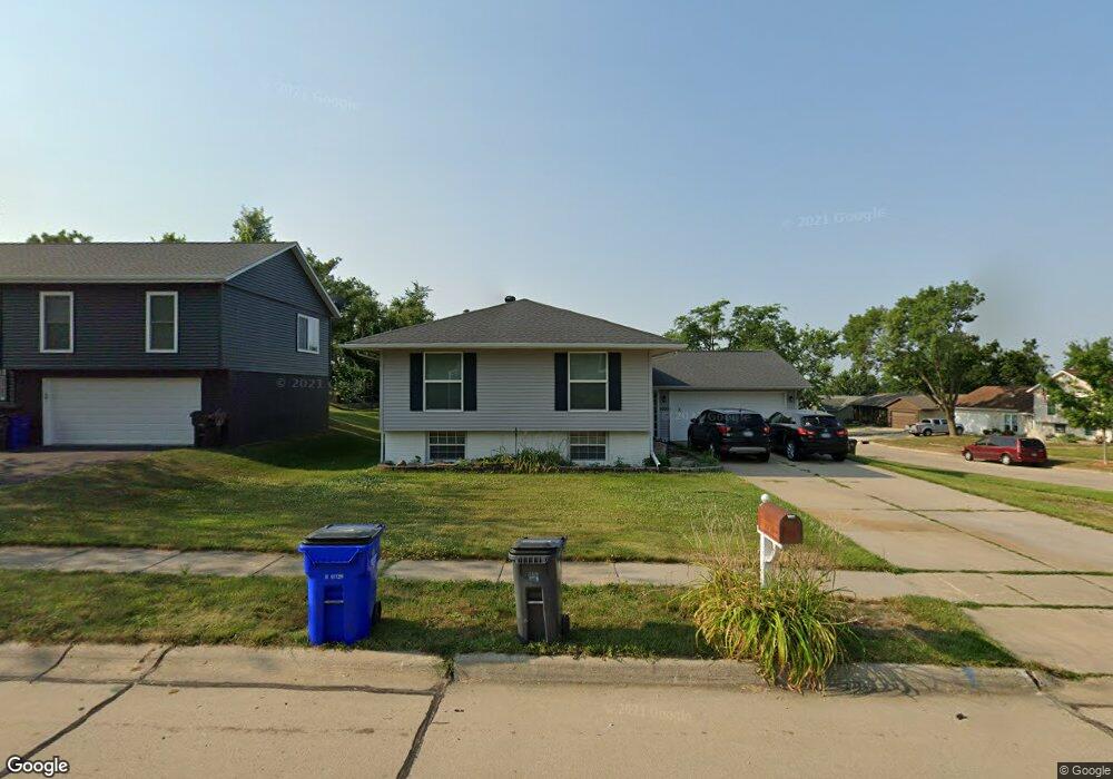 4609 Jonathan Ln NW, Cedar Rapids, IA 52405 - photo 1