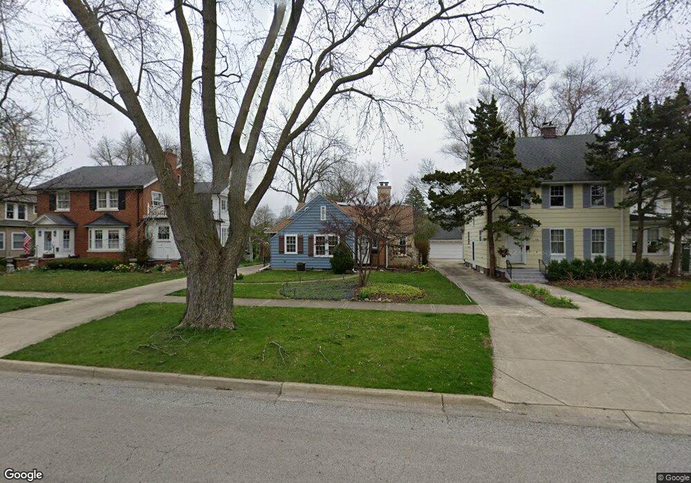 132 S Commonwealth Ave, Aurora, IL 60506 - photo 1