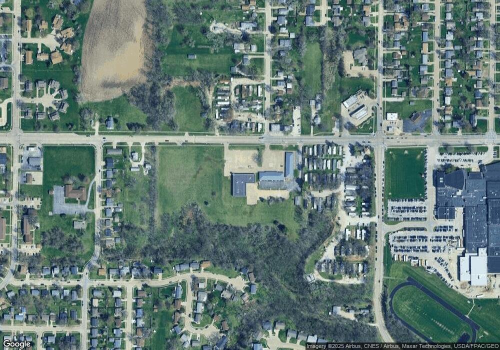 3901 W Locust St, Davenport, IA 52804 - photo 1