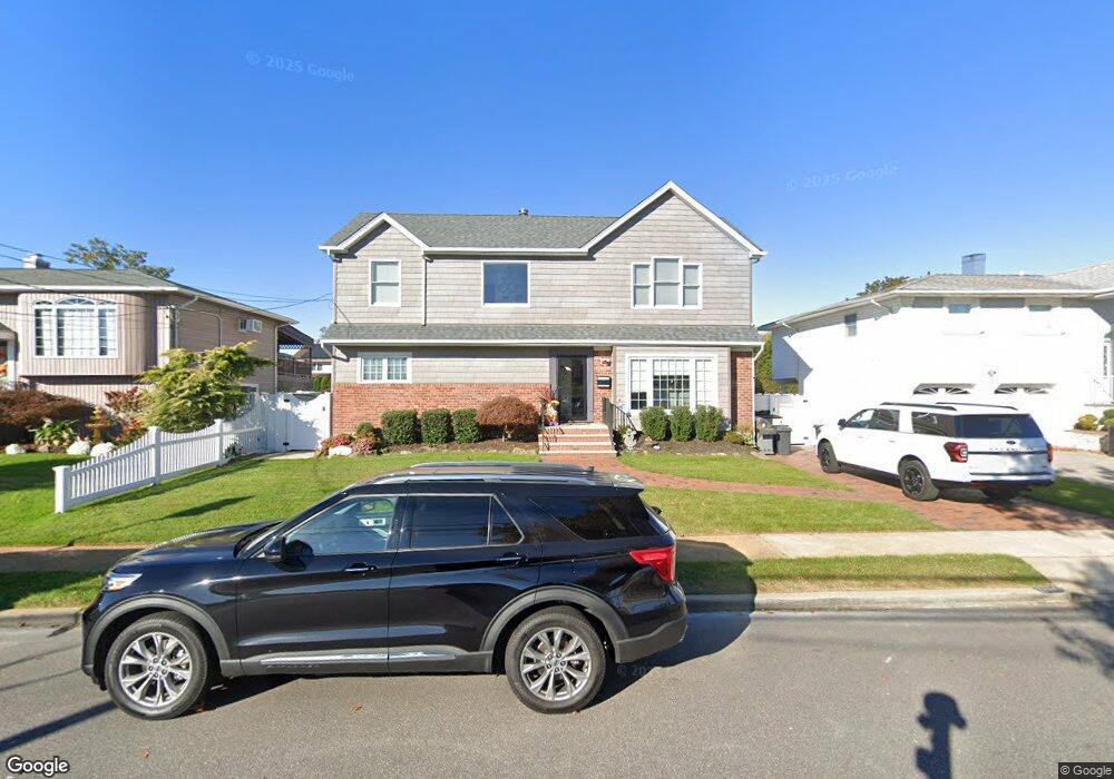 2712 Bayview Ave, Wantagh, NY 11793 - photo 1