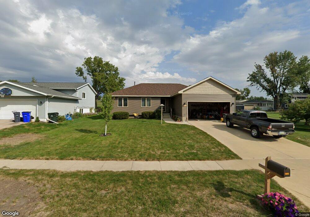 2718 28th Ave SW, Cedar Rapids, IA 52404 - photo 1