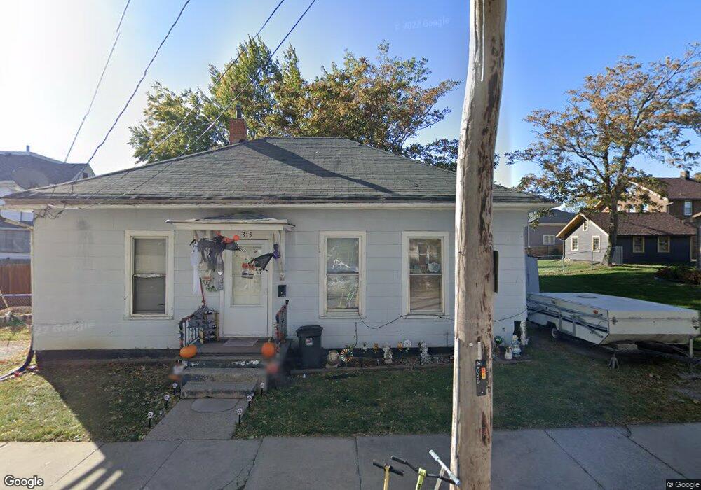 313 E 5th St N, Newton, IA 50208 - photo 1