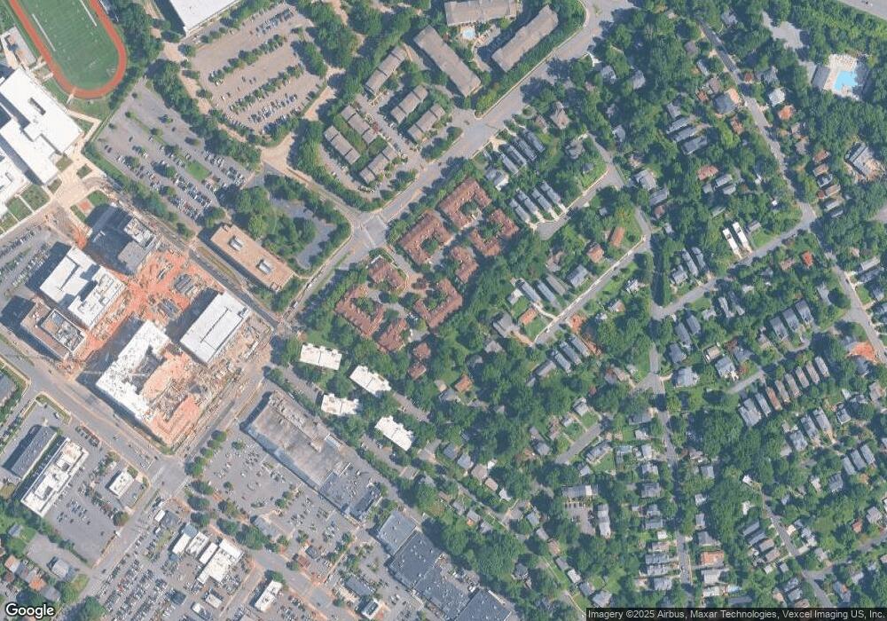 7029 Haycock Rd unit 406, Falls Church, VA 22043 - photo 1