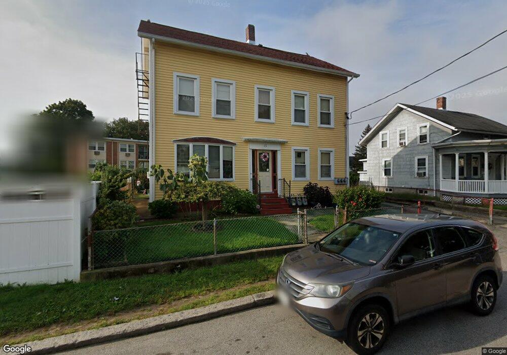 15 Saunders St, Pawtucket, RI 02860 - photo 1