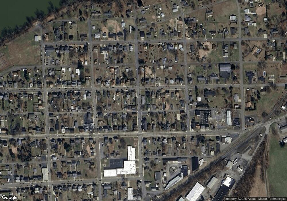 200 Dewey St, Nescopeck, PA 18635 - photo 1