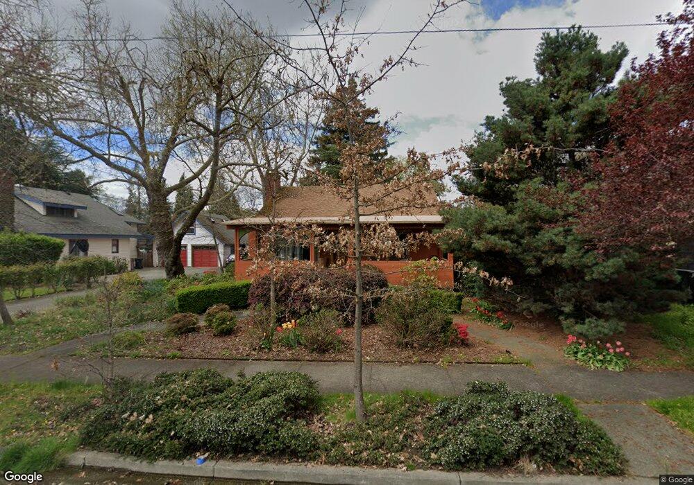 1432 NW Lawnridge Ave, Grants Pass, OR 97526 - photo 1