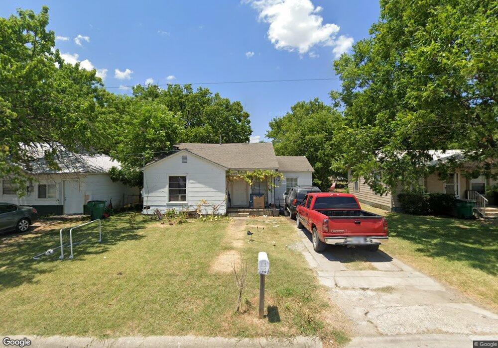 411 Fair Ave, Gainesville, TX 76240 - photo 1