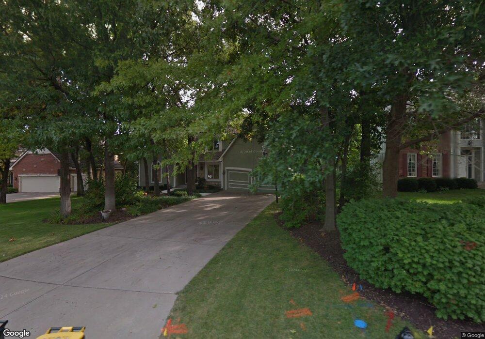 7607 Oakview Ln, Shawnee, KS 66216 - photo 1