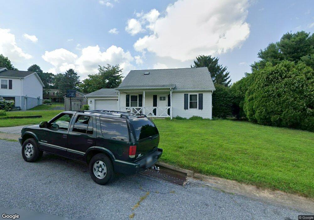 32 Oriole Cir, Felton, PA 17322 - photo 1