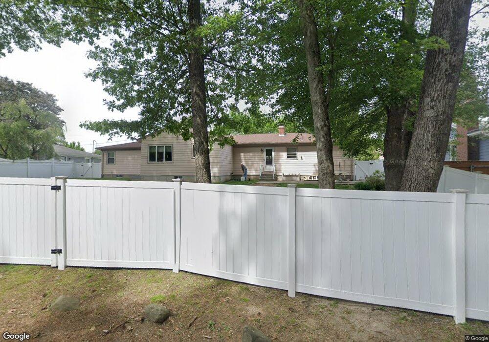 33 Roger Williams Dr, Greenville, RI 02828 - photo 1