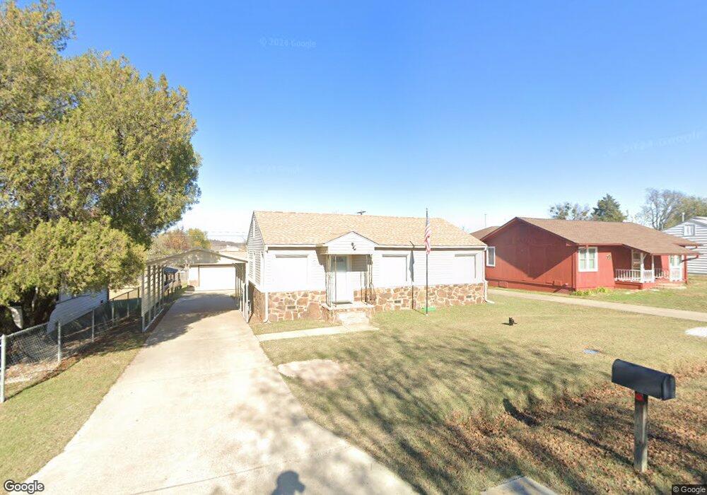 206 Choctaw St, Henryetta, OK 74437 - photo 1