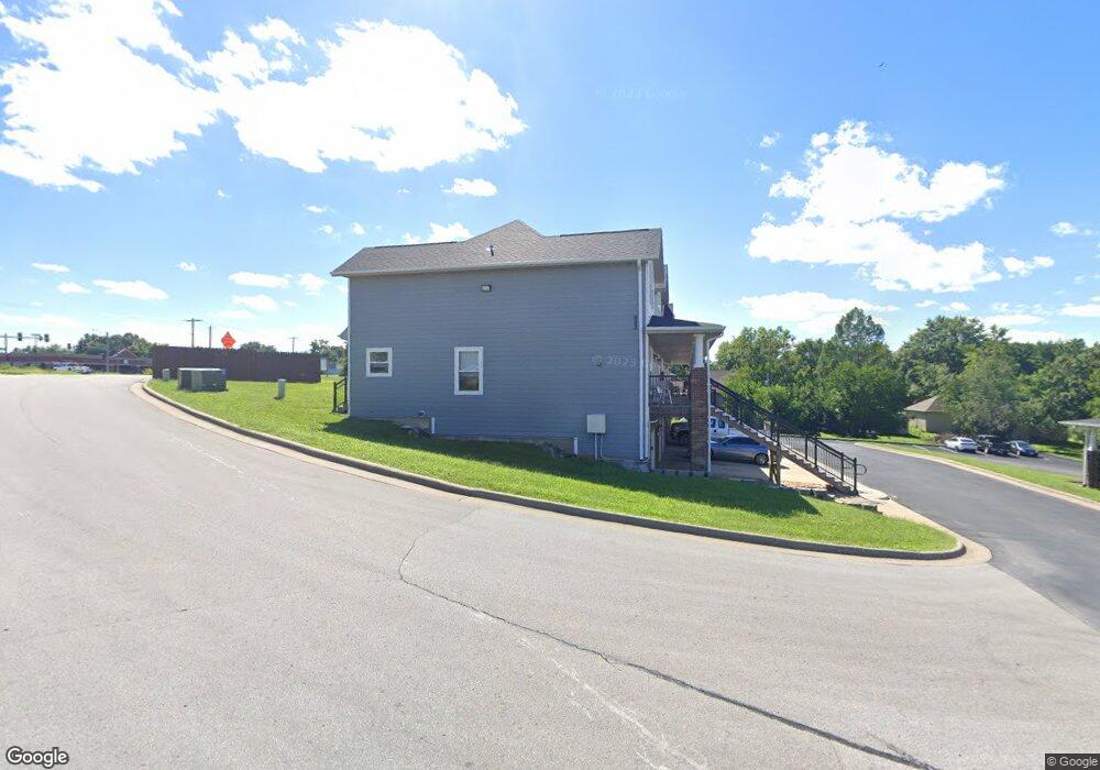 692 E Spring Valley Cir, Nixa, MO 65714 - photo 1