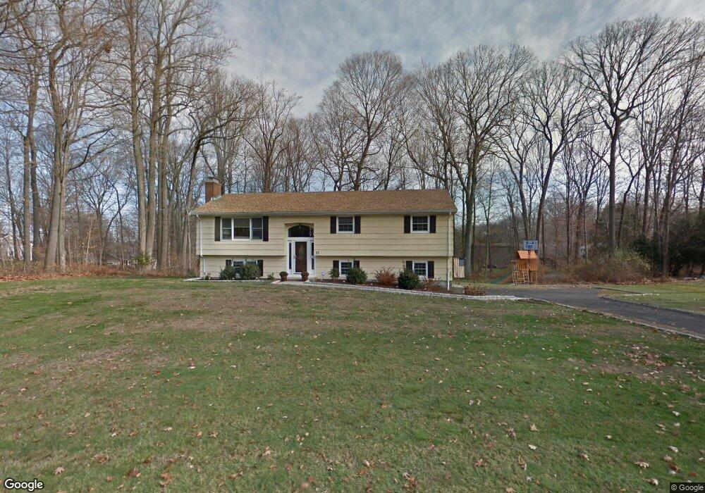 11 Crocus Ln, Trumbull, CT 06611 - photo 1