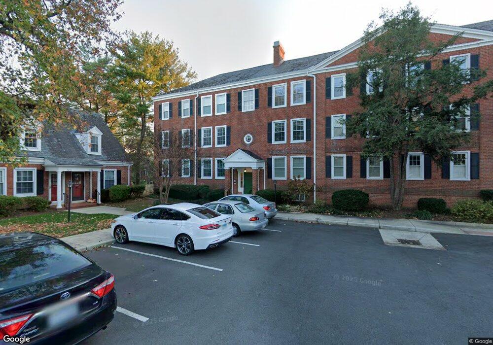 3052 S Abingdon St unit B1, Arlington, VA 22206 - photo 1