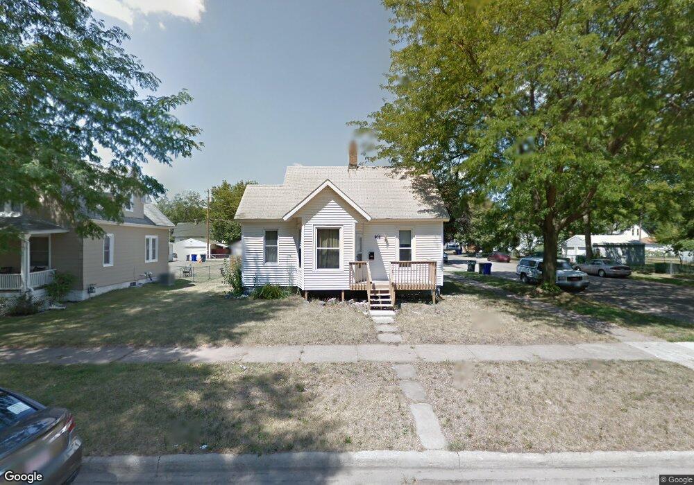 902 7th St SW, Cedar Rapids, IA 52404 - photo 1