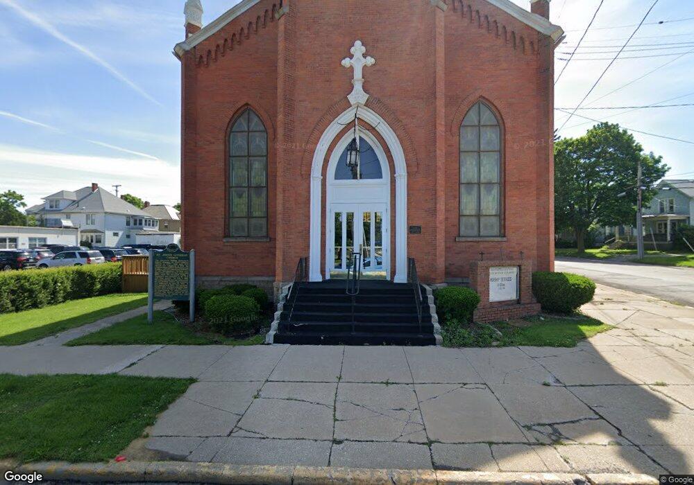 121 S Locust St, Adrian, MI 49221 - photo 1