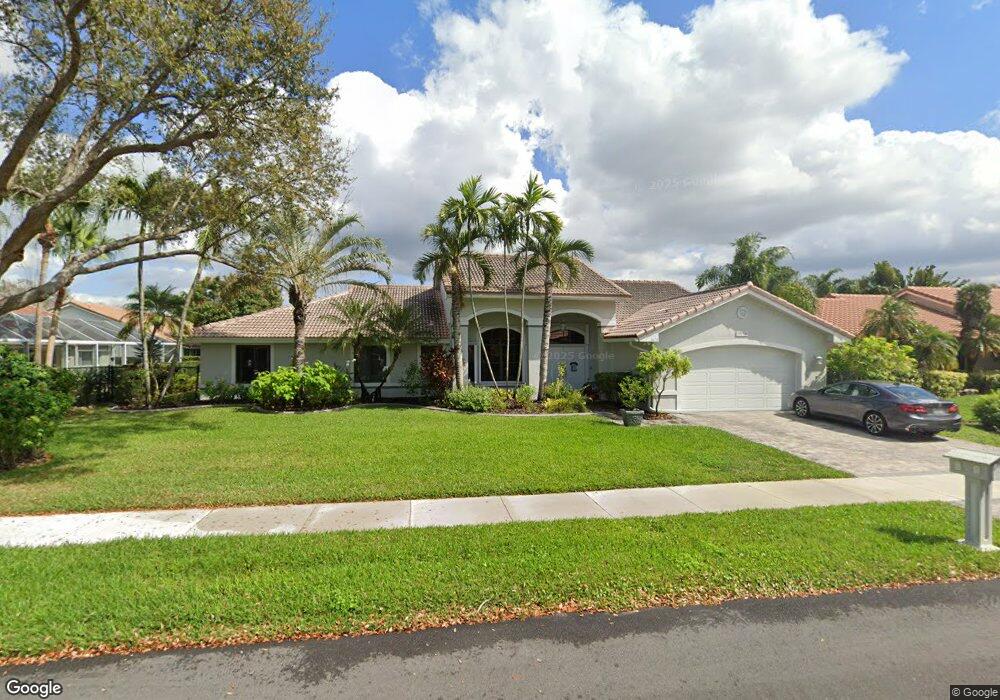 1670 SW 105th Ln, Davie, FL 33324 - photo 1