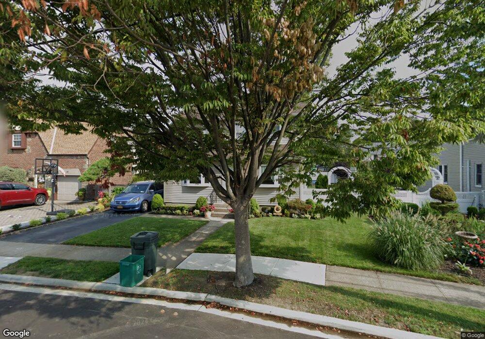 51 Robertson Rd, Lynbrook, NY 11563 - photo 1