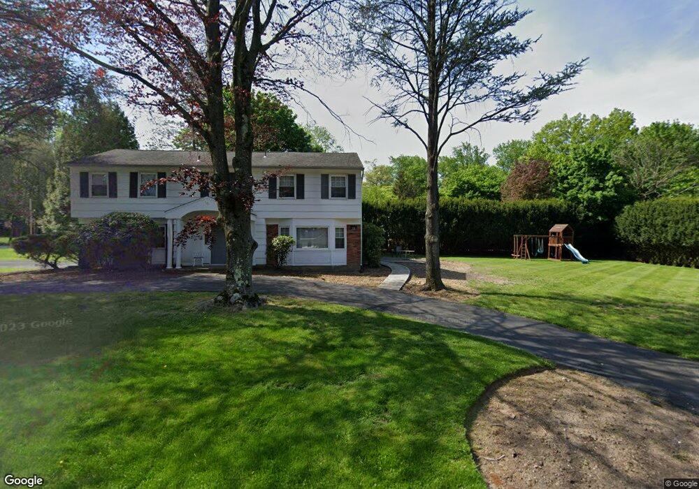 13 Macintosh Ln, Monsey, NY 10952 - photo 1