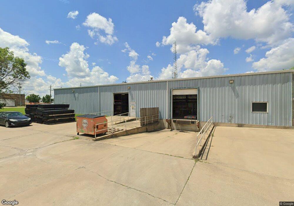 1751 SW 41st St, Topeka, KS 66609 - photo 1