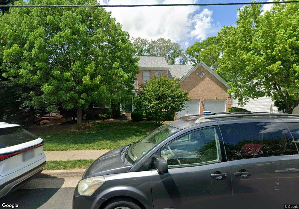 1944 Lord Fairfax Rd, Vienna, VA 22182 - photo 1