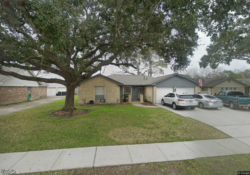 1920 Tracy Lynn Ln, Alvin, TX 77511 - photo 1