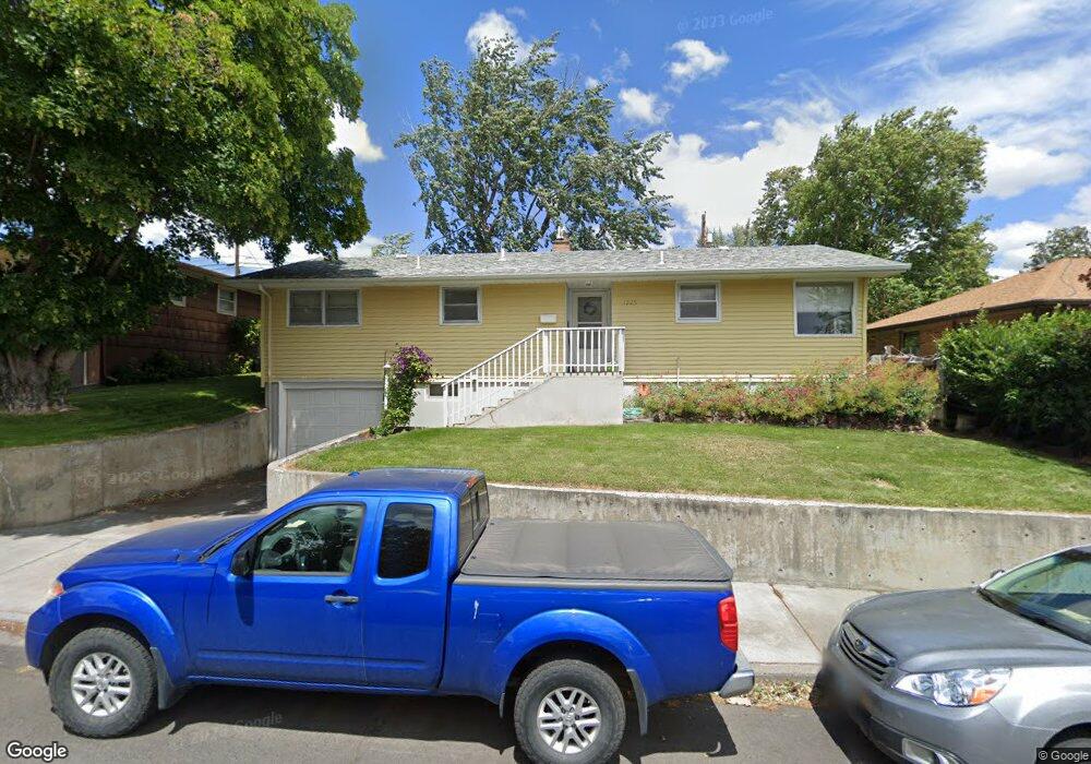 1225 NW Ingram Ave, Pendleton, OR 97801 - photo 1