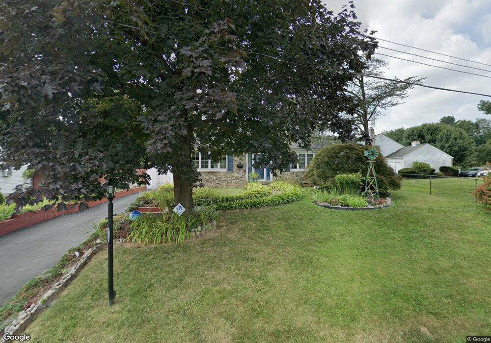 940 Jeffrey Dr, Southampton, PA 18966 - photo 1