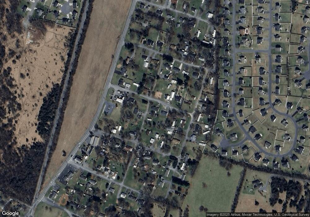 94 Commonwealth Ave, Bunker Hill, WV 25413 - photo 1