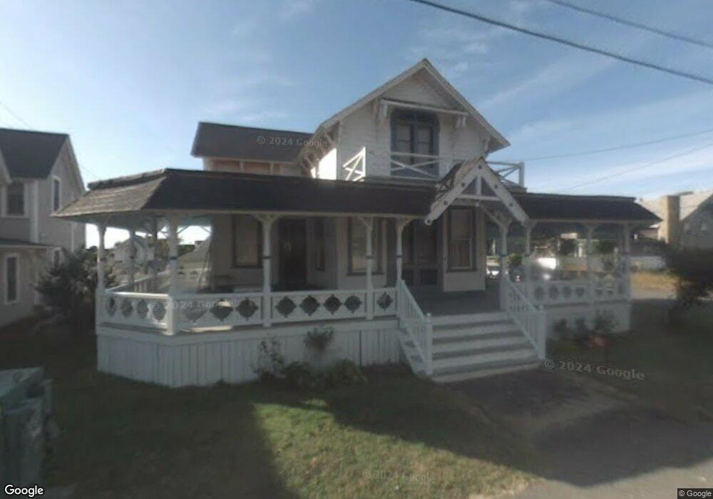 10 Narragansett Ave, Oak Bluffs, MA 02557 - photo 1