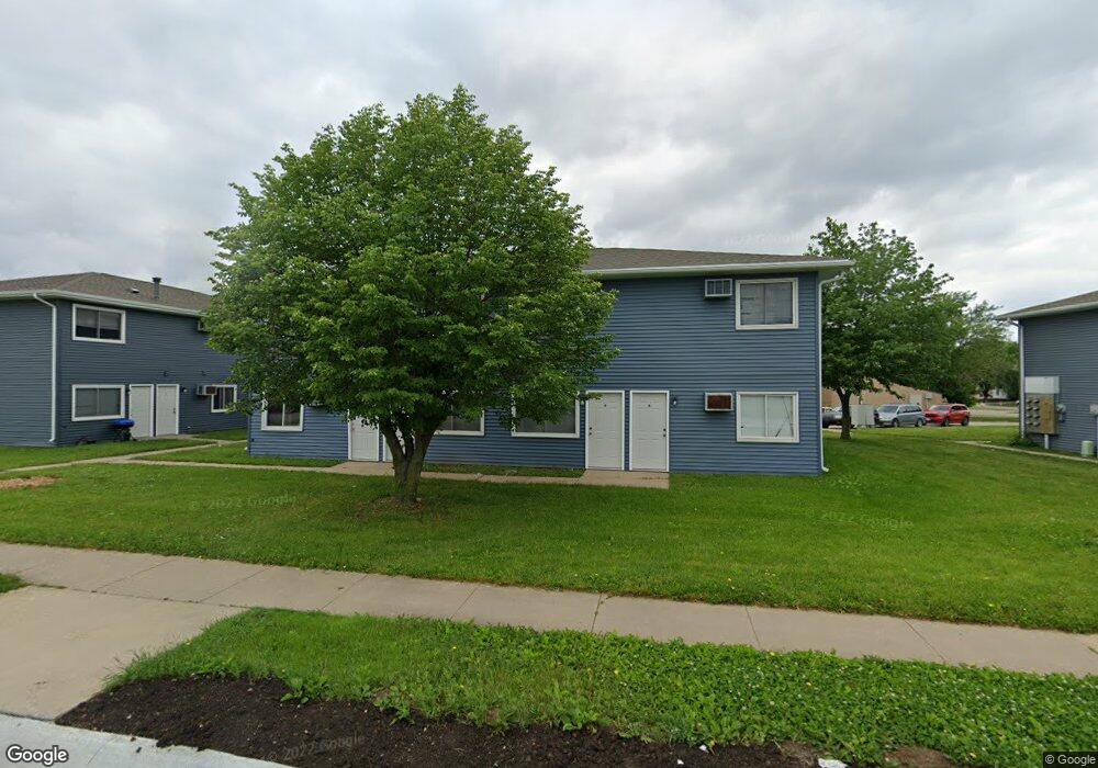 2106 Westdale Dr SW unit 3, Cedar Rapids, IA 52404 - photo 1