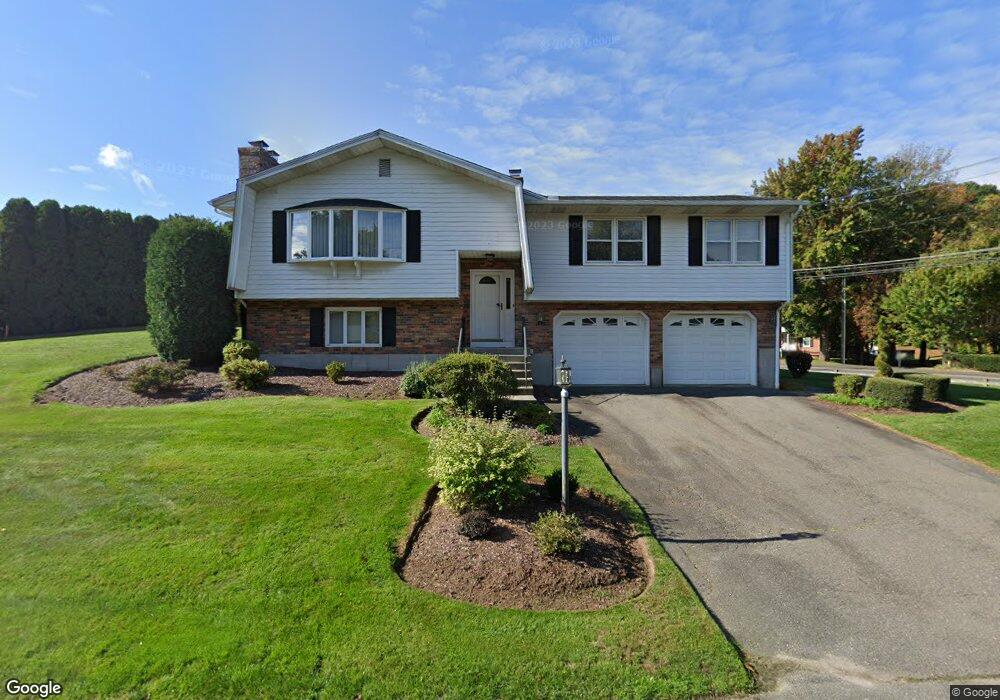 6 Middleway E, Waterbury, CT 06708 - photo 1