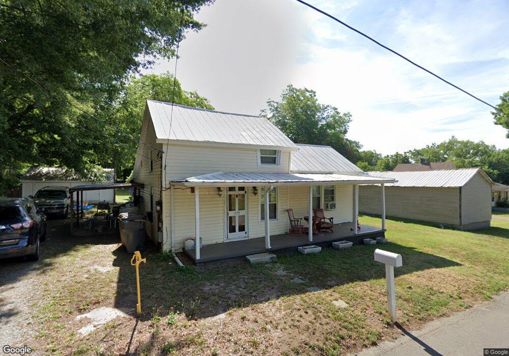 715 Shelton St, Reidsville, NC 27320 - photo 1