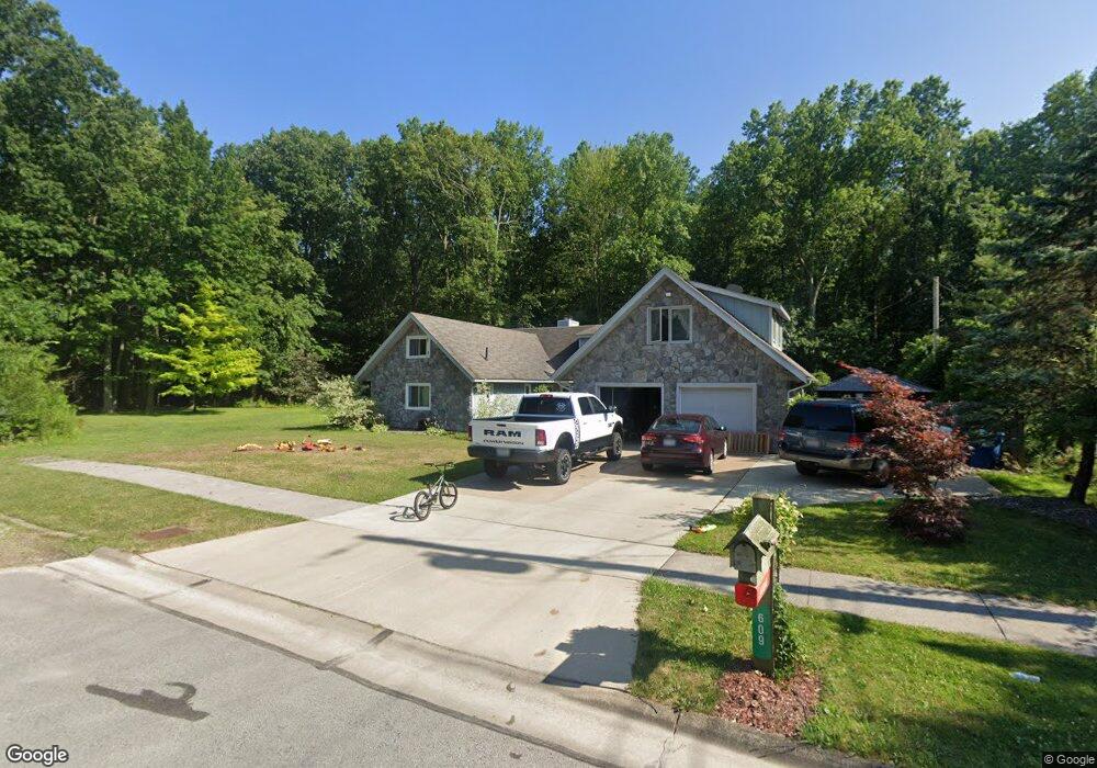 609 Cove Beach Ave, Sheffield Lake, OH 44054 - photo 1