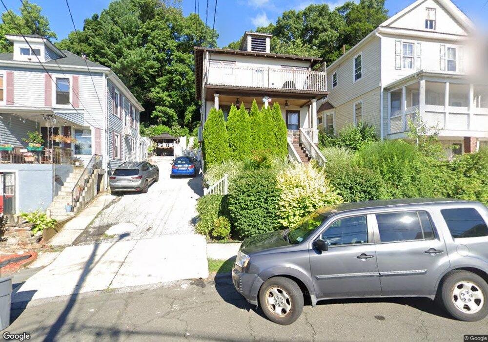 591 Bellevue Ave N, Yonkers, NY 10703 - photo 1