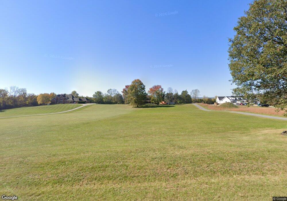 1028 Bridle Path Dr, Martinsburg, WV 25404 - photo 1