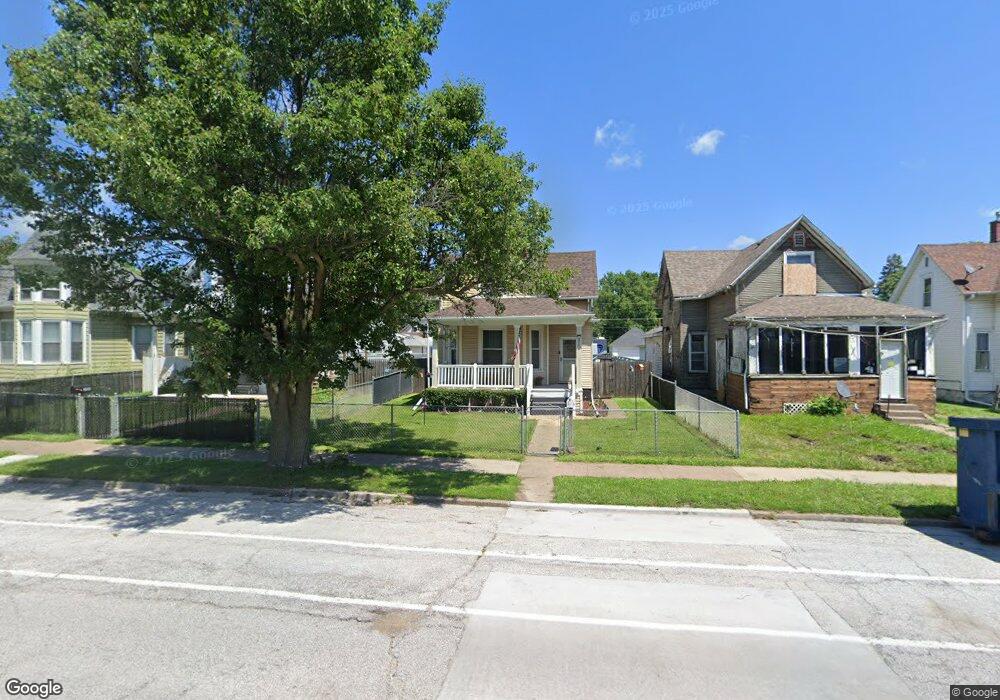 2114 W 4th St, Davenport, IA 52802 - photo 1