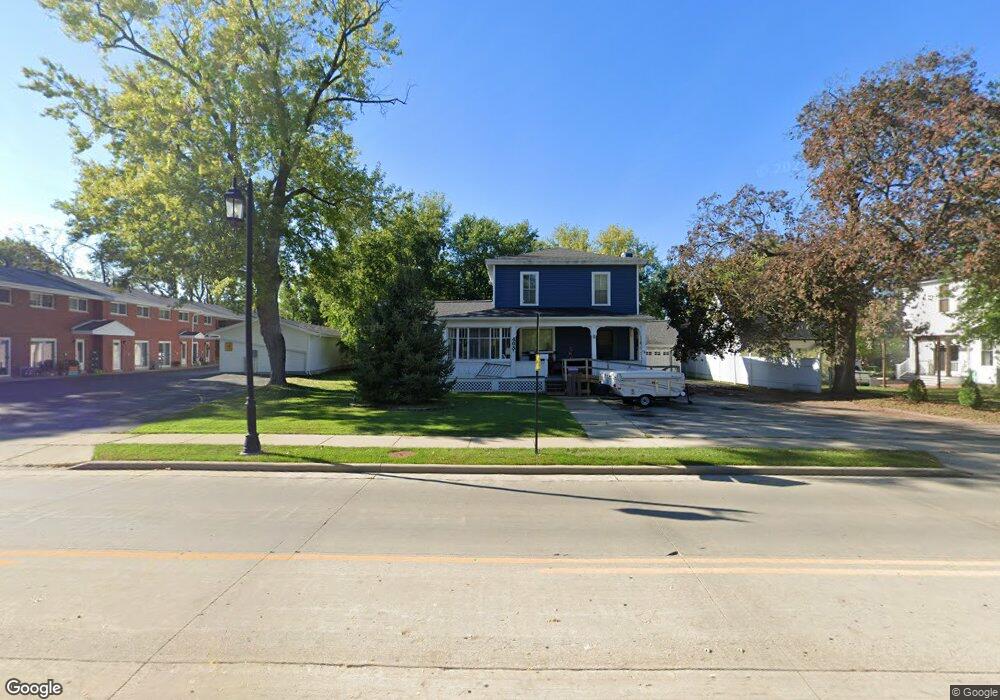 463 W Wisconsin Ave, Oconomowoc, WI 53066 - photo 1